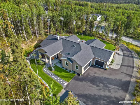 27313 Vantage Ave, Eagle River, AK 99577