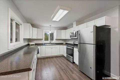 835 Irwin St, Anchorage, AK 99508 photo 11