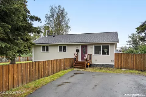 835 Irwin St, Anchorage, AK 99508 photo 3