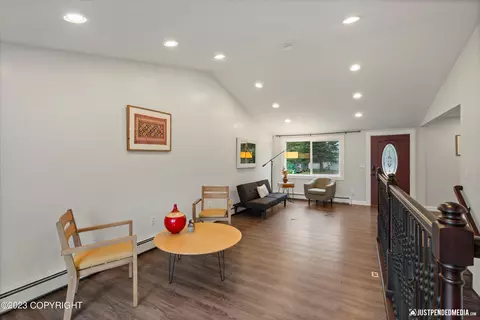 835 Irwin St, Anchorage, AK 99508 photo 9