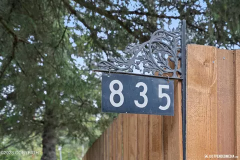 835 Irwin St, Anchorage, AK 99508 photo 4