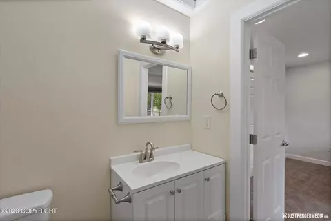 835 Irwin St, Anchorage, AK 99508 photo 29