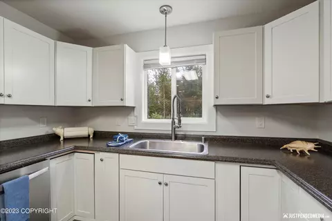 835 Irwin St, Anchorage, AK 99508 photo 12