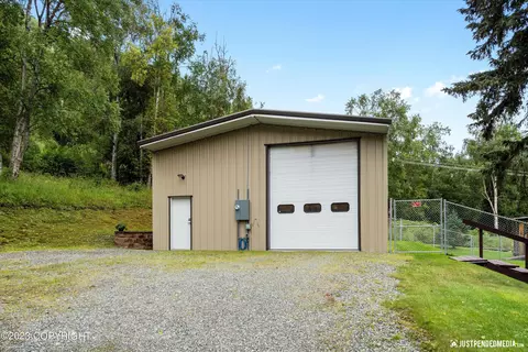 21211 Running Brook Cir, Eagle River, AK 99577 photo 6