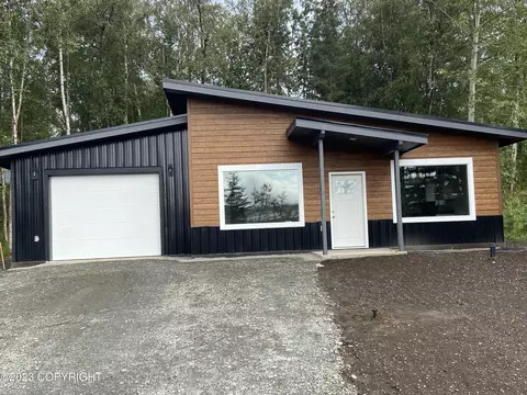 172 Reger Ave, Soldotna, AK 99669