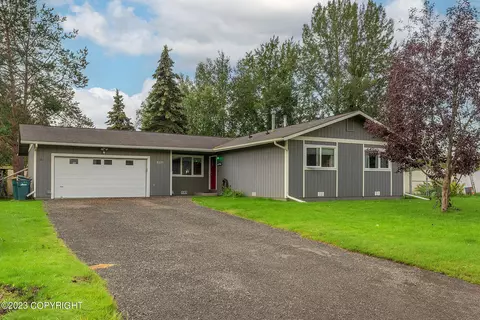 8321 Country Woods Dr, Anchorage, AK 99502