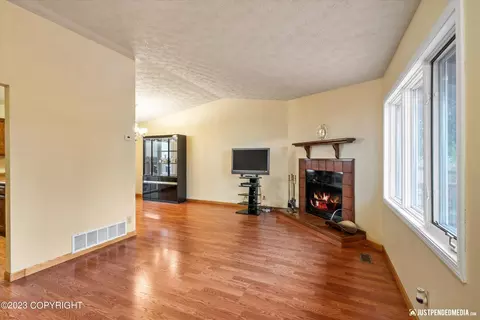 16309 Farm Ave, Eagle River, AK 99577 photo 8