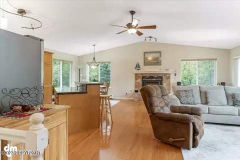 22318 Sampson Dr, Chugiak, AK 99567 photo 4