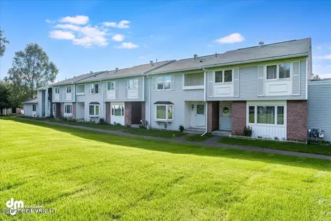 3261 Montclaire Ct # 17F, Anchorage, AK 99503