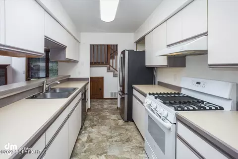 17520 Beaujolais Dr, Eagle River, AK 99577 photo 7