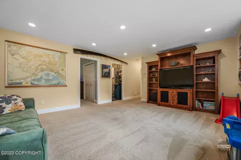 741 High View Dr, Anchorage, AK 99515 photo 29