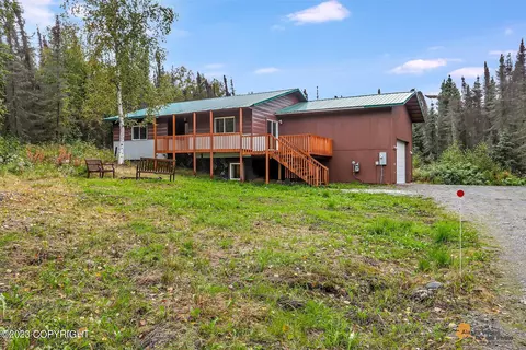 3812 N White Knight Dr, Wasilla, AK 99623