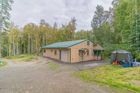 295 Fair Pl, Fairbanks, AK 99712