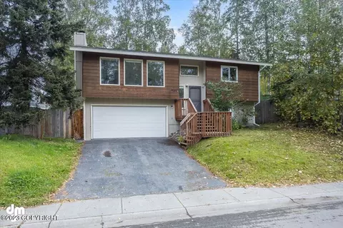 17501 Toakoana Dr, Eagle River, AK 99577