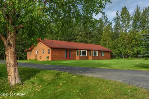 11661 E Scott Rd, Palmer, AK 99645
