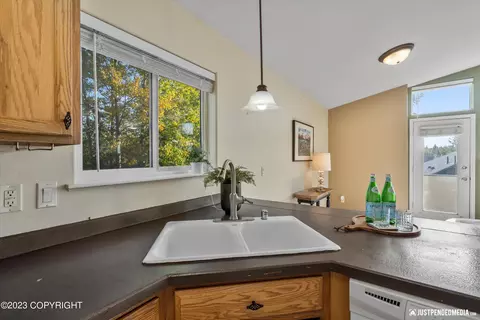 312 Dailey Ave # 9, Anchorage, AK 99515 photo 15