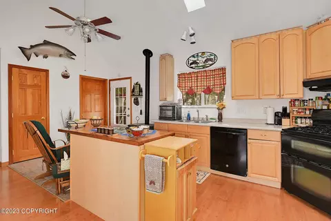 37884 Robinson Loop Rd, Sterling, AK 99672 photo 2