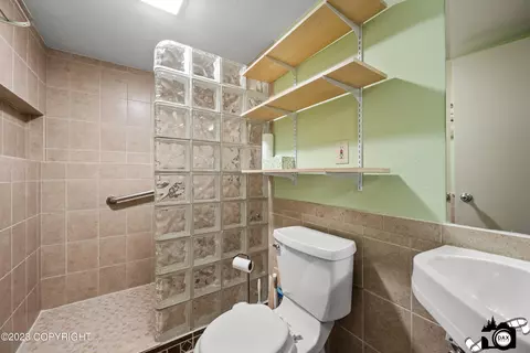 1008 E 28th Ave, Anchorage, AK 99508 photo 25