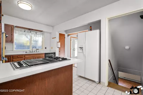 1008 E 28th Ave, Anchorage, AK 99508 photo 8