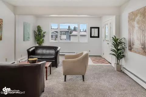 518 Flower St, Anchorage, AK 99508