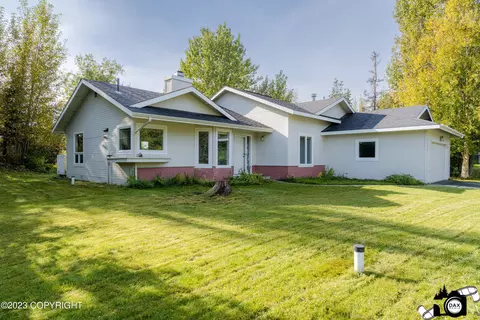 11000 Equestrian Cir, Palmer, AK 99645