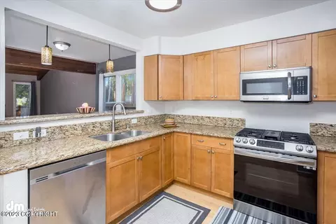 3441 Wiley Post Loop, Anchorage, AK 99517
