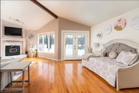 1839 Beaver Pl, Anchorage, AK 99504