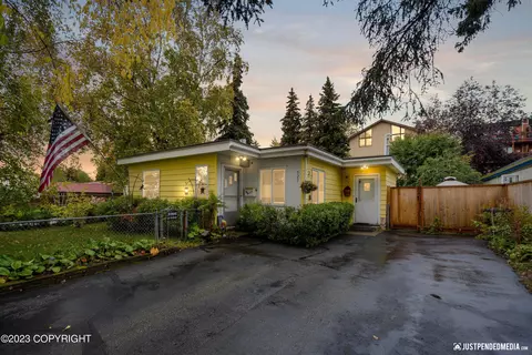 527 E 16th Ave, Anchorage, AK 99501 photo 1