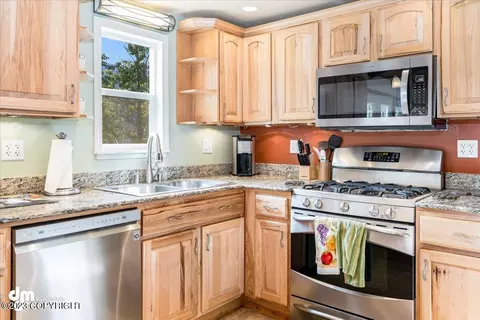 31054 Sagwon Ave, Eagle River, AK 99577 photo 11