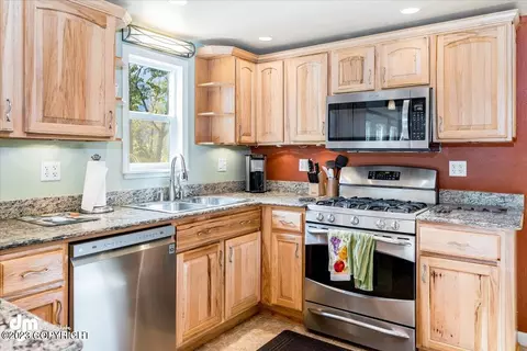 31054 Sagwon Ave, Eagle River, AK 99577 photo 10