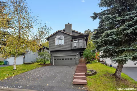 9907 Reliance Dr, Anchorage, AK 99507
