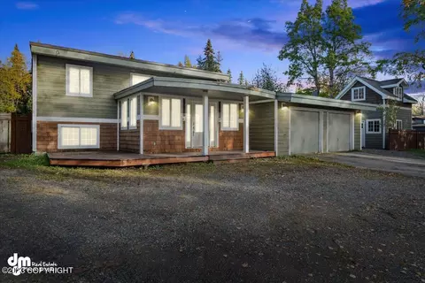 9215 Strutz Ave, Anchorage, AK 99507