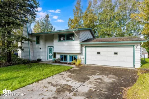 521 Tyee Cir, Anchorage, AK 99503