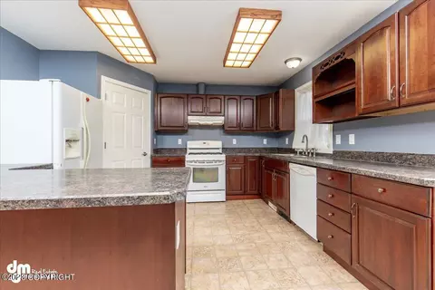 8121 E 6th Ave, Anchorage, AK 99504 photo 7