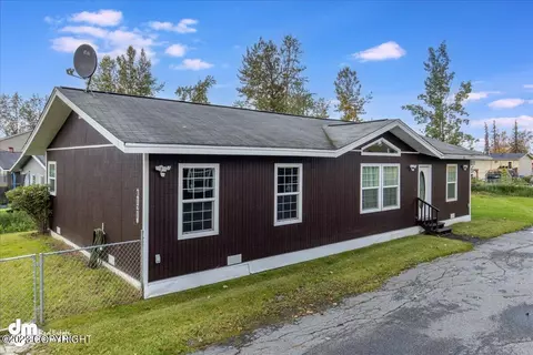 8121 E 6th Ave, Anchorage, AK 99504 photo 2