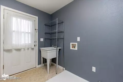 8121 E 6th Ave, Anchorage, AK 99504 photo 27