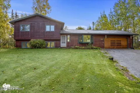 1201 N Pinecone Cir, Wasilla, AK 99654
