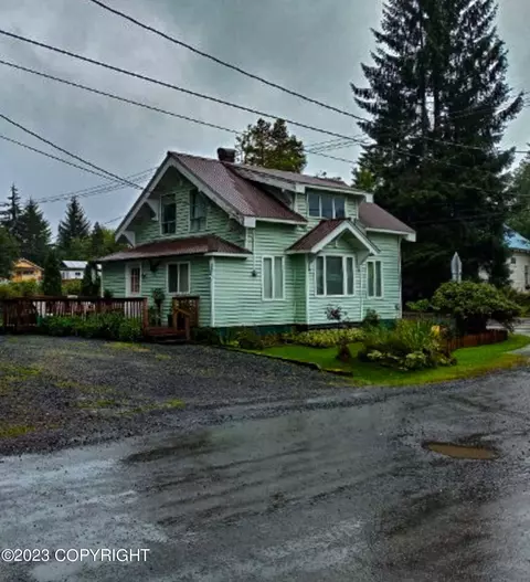 301 Haugen Dr, Petersburg, AK 99833