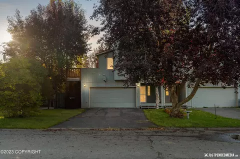 8022 Rosebud Cir, Anchorage, AK 99502