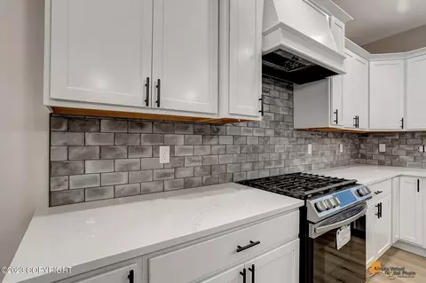 Kitchen - 7669 E Downstream Dr, Wasilla, AK 99654 photo 3 of 10
