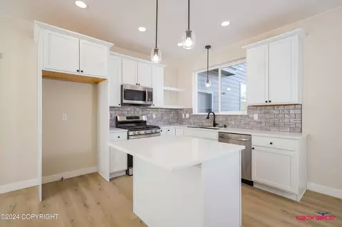 Kitchen - 7669 E Downstream Dr, Wasilla, AK 99654 photo 6 of 10