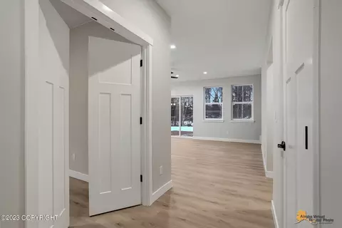 Entry Way - 7669 E Downstream Dr, Wasilla, AK 99654 photo 2 of 5