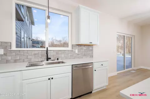 Kitchen - 7669 E Downstream Dr, Wasilla, AK 99654 photo 10 of 10