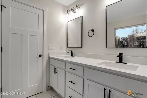 Bath - 7669 E Downstream Dr, Wasilla, AK 99654 photo 5 of 8