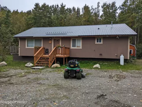 12136 N Wright Way, Sutton, AK 99674 photo 3