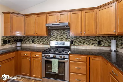 10129 Preuss Ln, Eagle River, AK 99577 photo 16