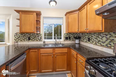 10129 Preuss Ln, Eagle River, AK 99577 photo 15
