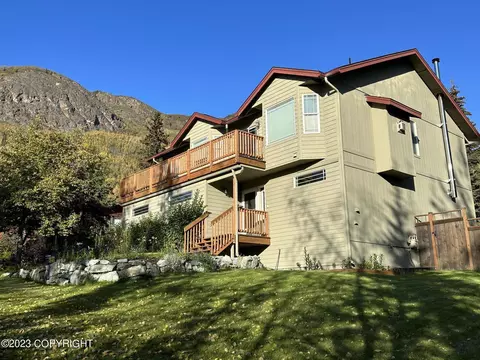 10129 Preuss Ln, Eagle River, AK 99577