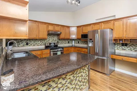 10129 Preuss Ln, Eagle River, AK 99577 photo 14