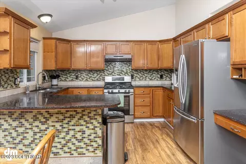 10129 Preuss Ln, Eagle River, AK 99577 photo 13